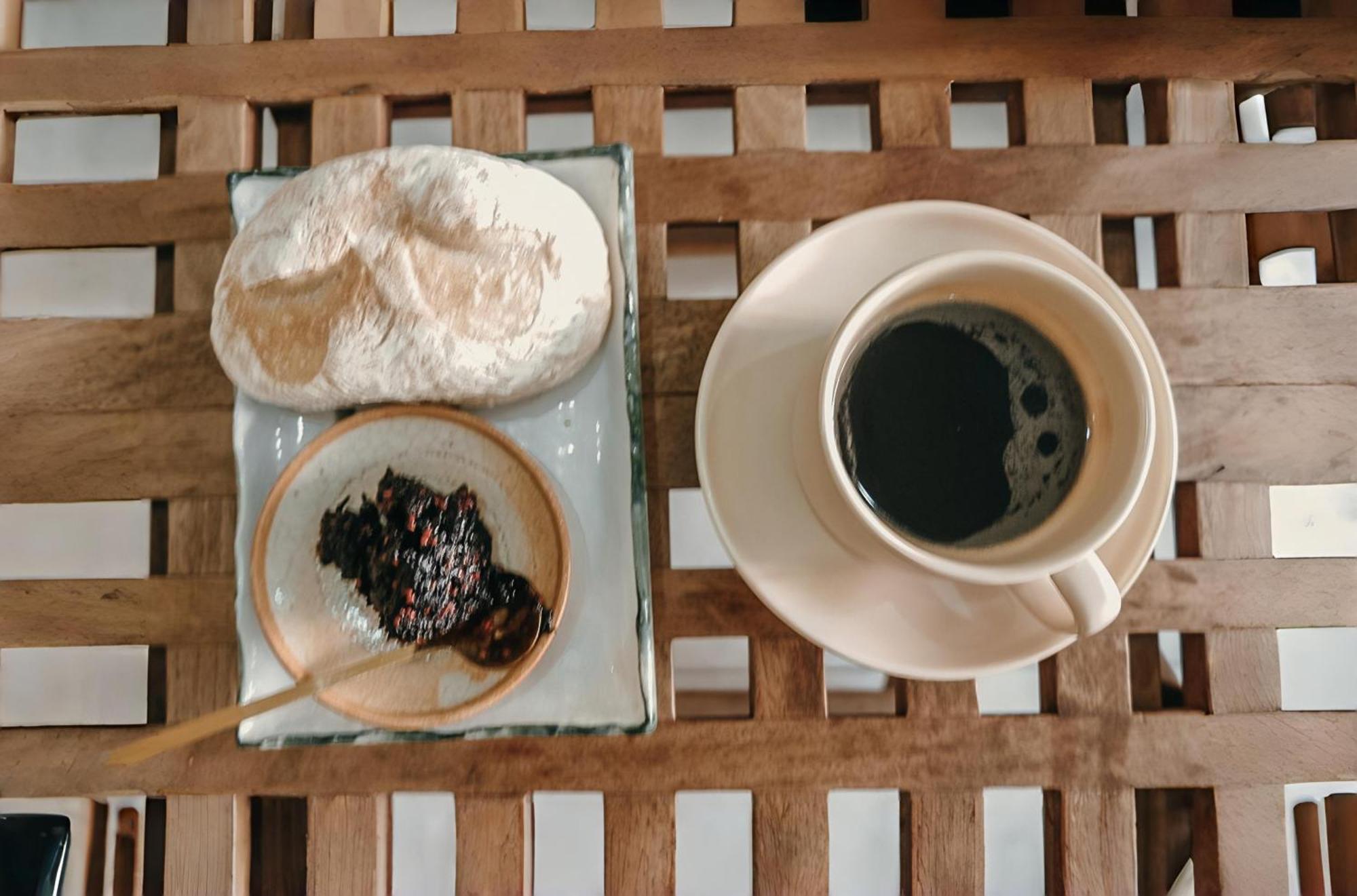 Non Pakse Hostel & Coffee House Bagian luar foto