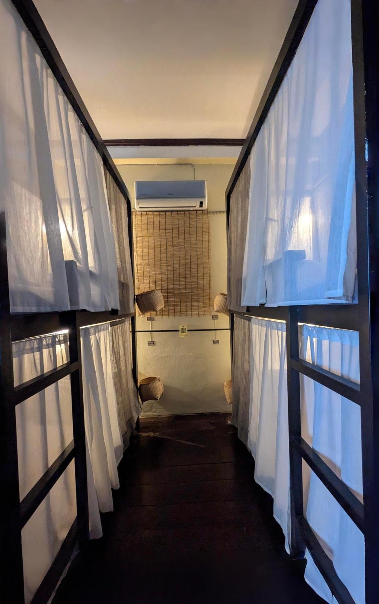 Non Pakse Hostel & Coffee House Bagian luar foto